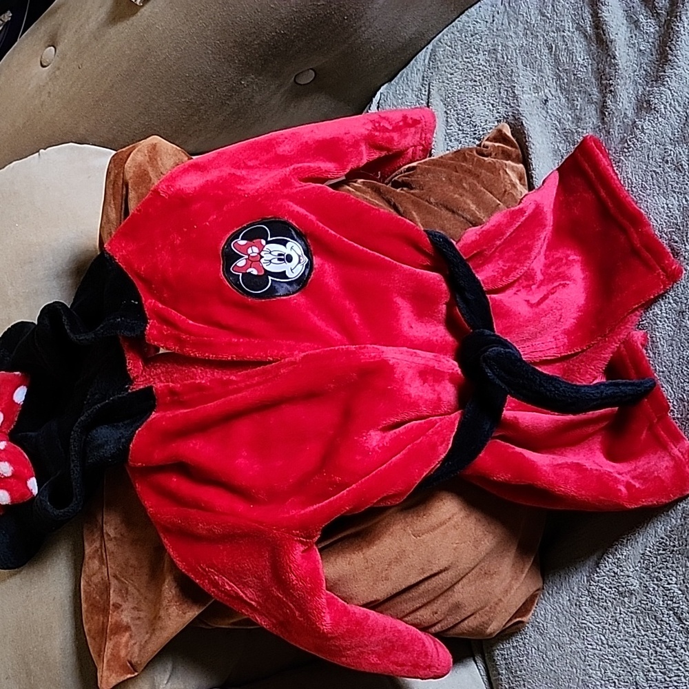 Disney Minnie Mouse red/black robe with hood/ears/polka dot red bow (no pockets)